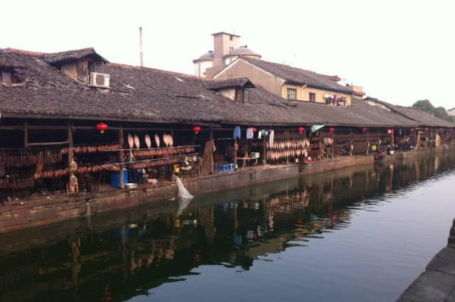 1月27日，山西大同，订婚强奸案男子起诉要求女方结婚登记，不结就退还11.8万彩礼。女方母亲：现在弄成这样了，同意结婚可能吗？